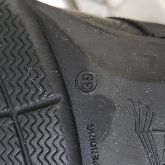 DANSKO Black Tooled Leather Clog - Picture 4 of 8